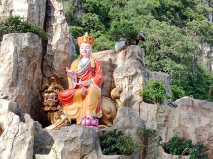 Núi nhân tạo, đá nhân tạo 17